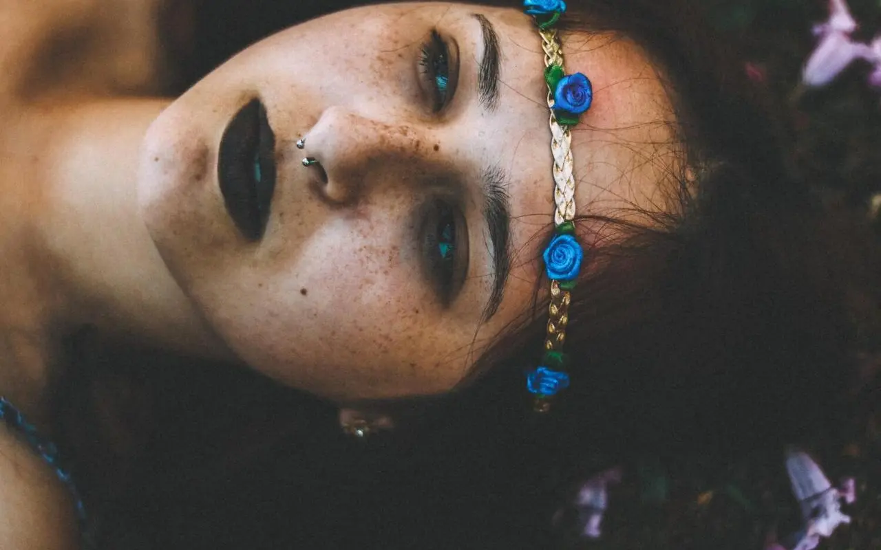 10 oryginalnych trendów w biżuterii handmade na jesień i zimę 2025