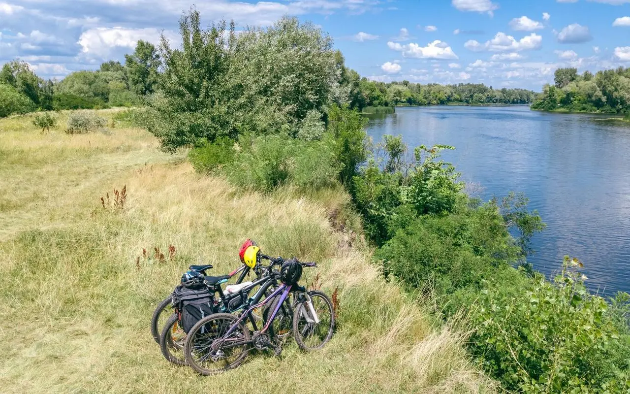 5 tras rowerowych dla miłośników slow travel w centralnej Polsce