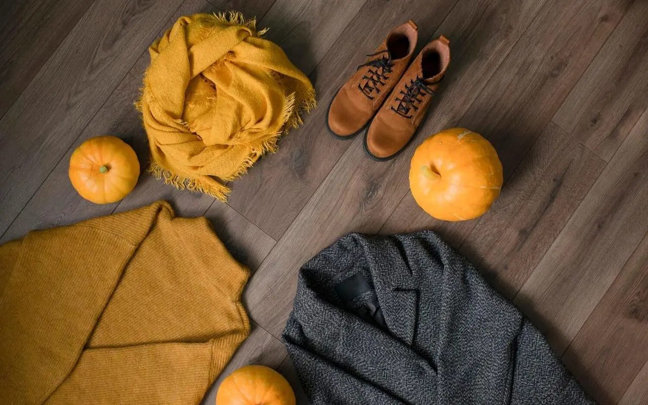 Jak przygotować minimalistyczną kapsułową garderobę na jesień 2025?