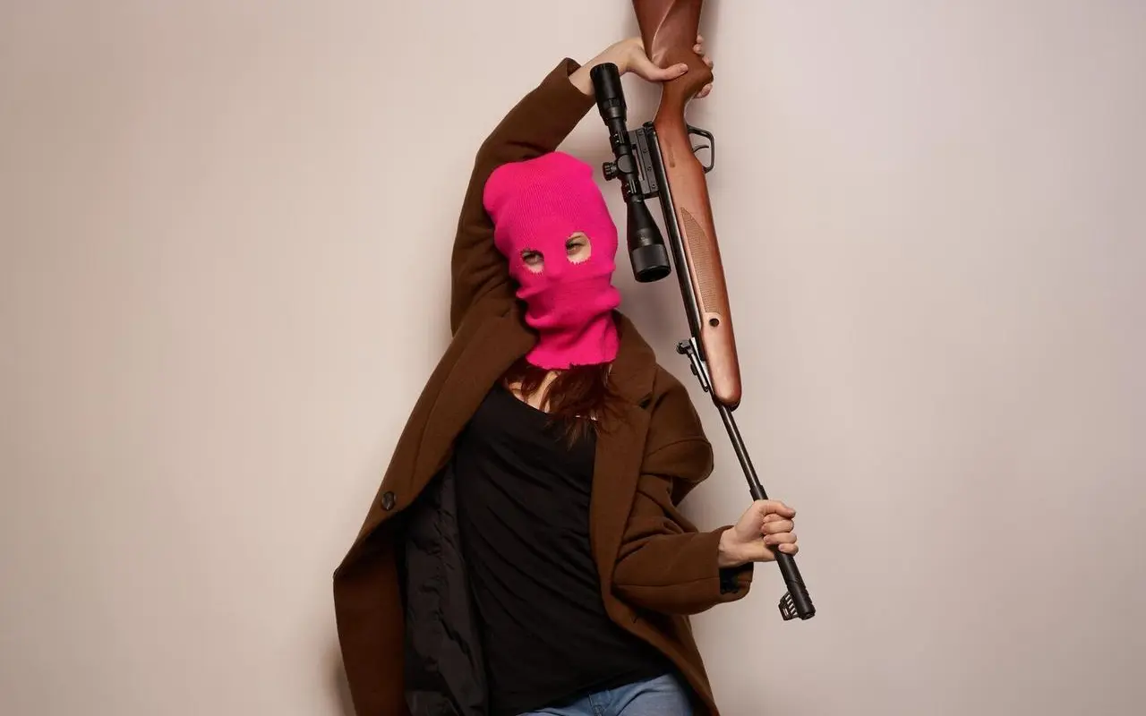 Najlepsze adaptacje książek o modzie na duży ekran – ranking 2025