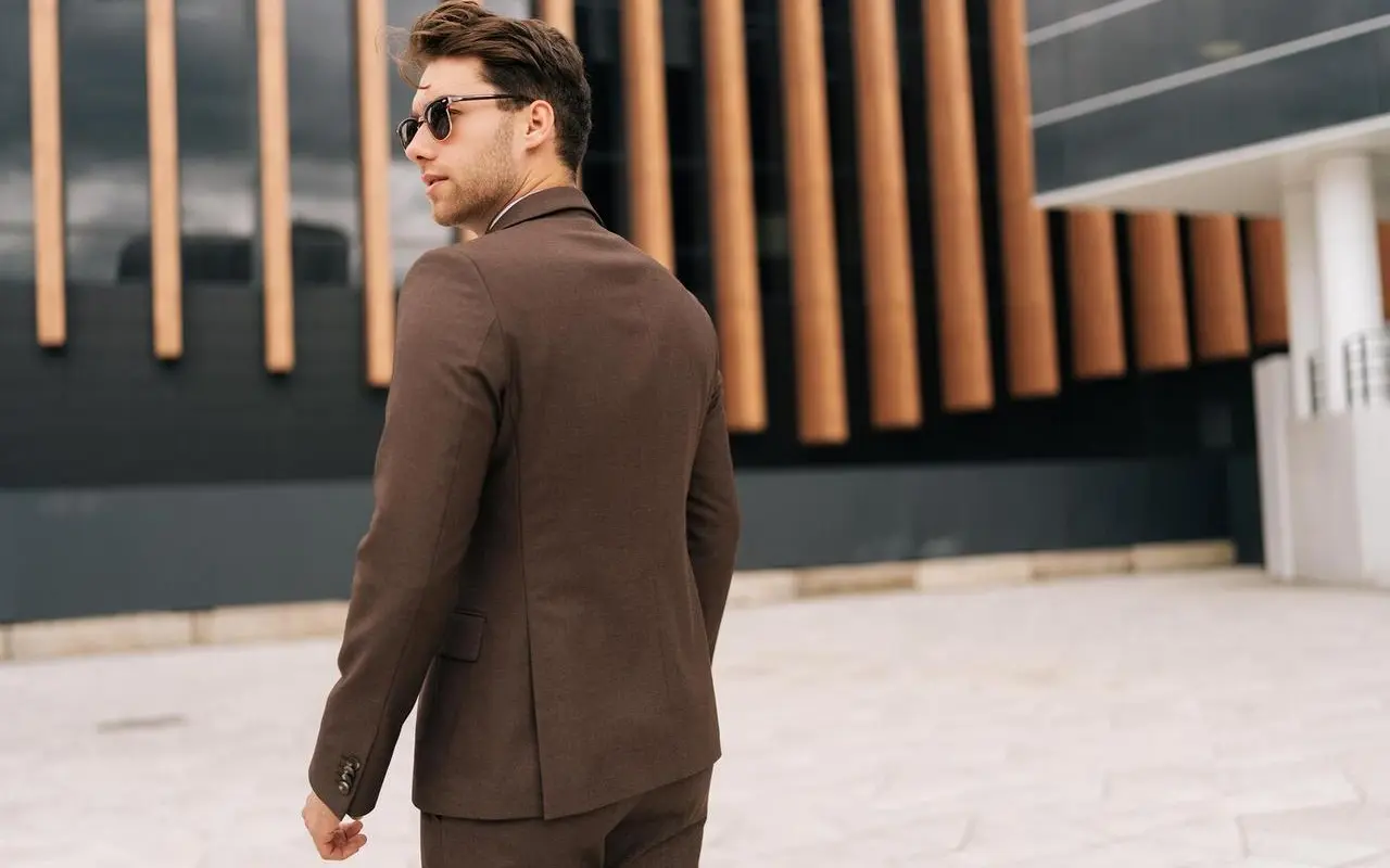 Sekrety stylu smart casual dla mężczyzn prowadzących własny biznes