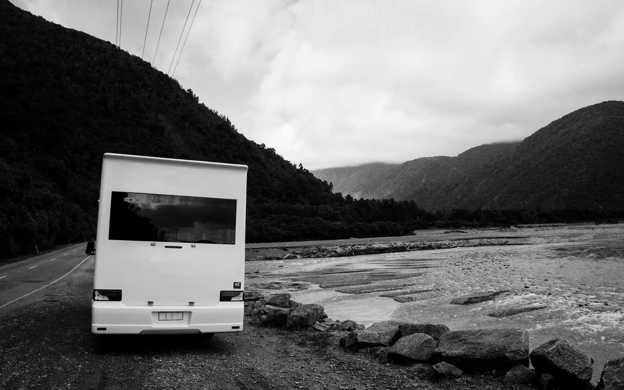 Wyzwania i korzyści z życia w vanie – praktyczne wskazówki dla początkujących